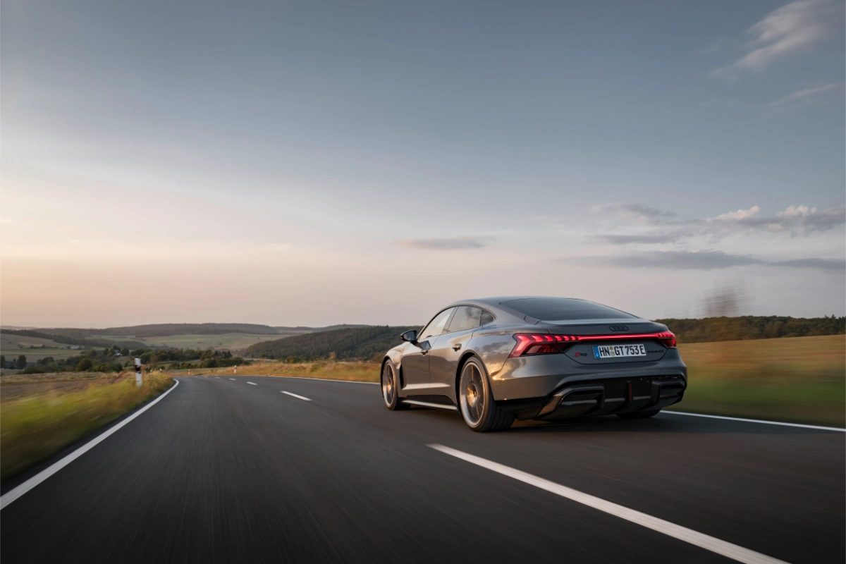 اودي-rs-e-tron-gt-المربع-نت-18