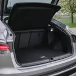 اودي-q4-etron-سبورتباك-المربع-نت-19