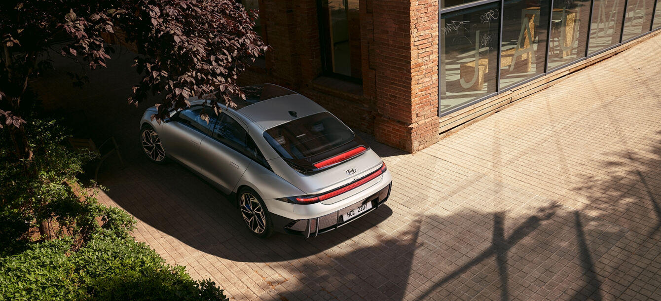 هيونداي ايونيك 6 2025.. سيدان كهربائية بتصميم لافت ومدى طويل ايونيك 6 2025 39