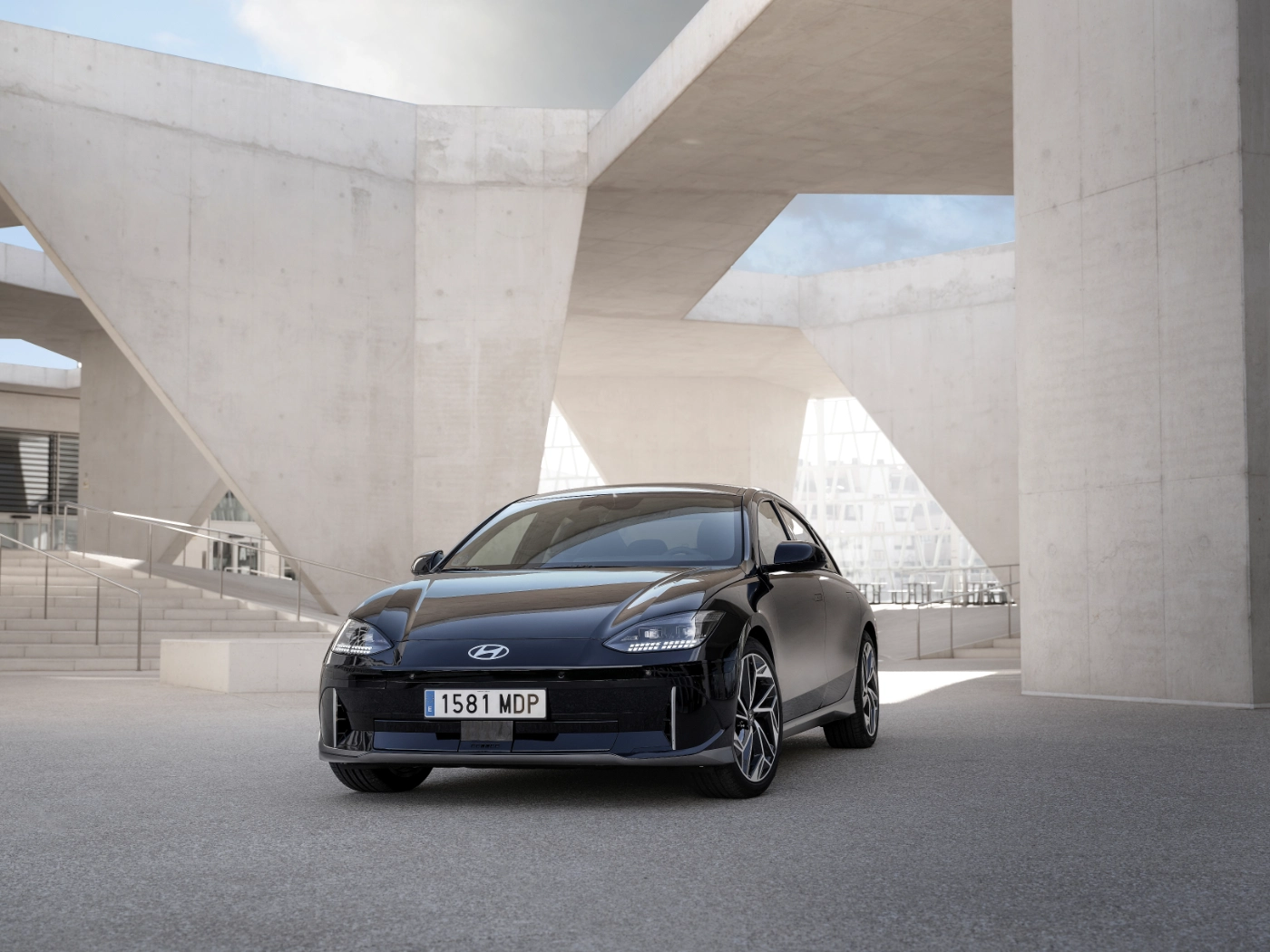 هيونداي ايونيك 6 2025.. سيدان كهربائية بتصميم لافت ومدى طويل ايونيك 6 2025 47