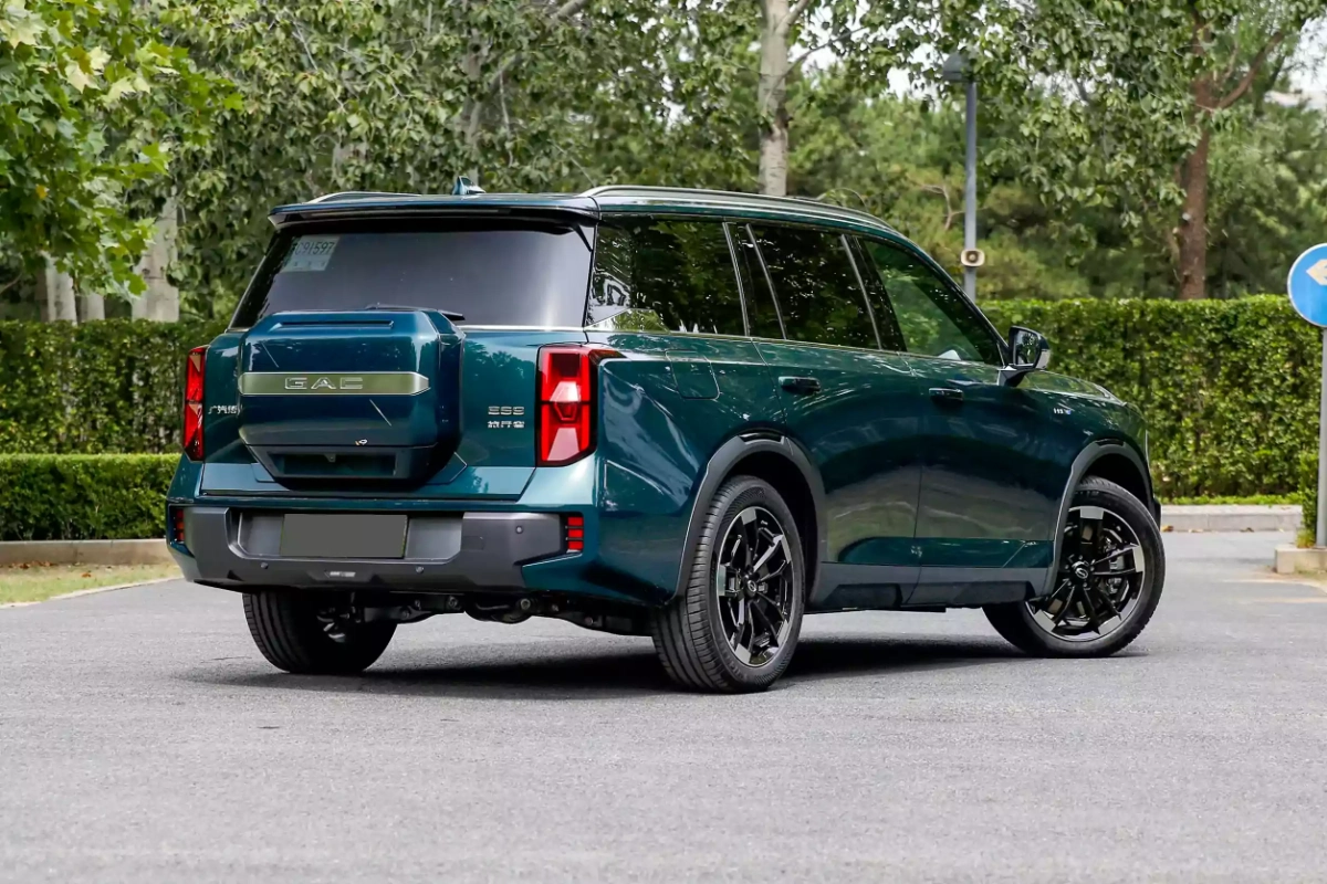 أفضل 5 سيارات دفع رباعي عائلية 2026 في السعودية أفضل 5 سيارات دفع رباعي عائلية 2026 في السعودية 8