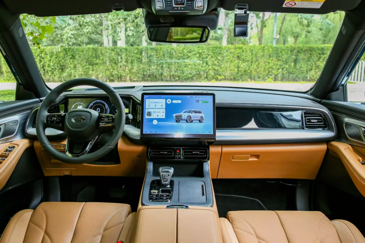 أفضل 5 سيارات دفع رباعي عائلية 2026 في السعودية أفضل 5 سيارات دفع رباعي عائلية 2026 في السعودية 9