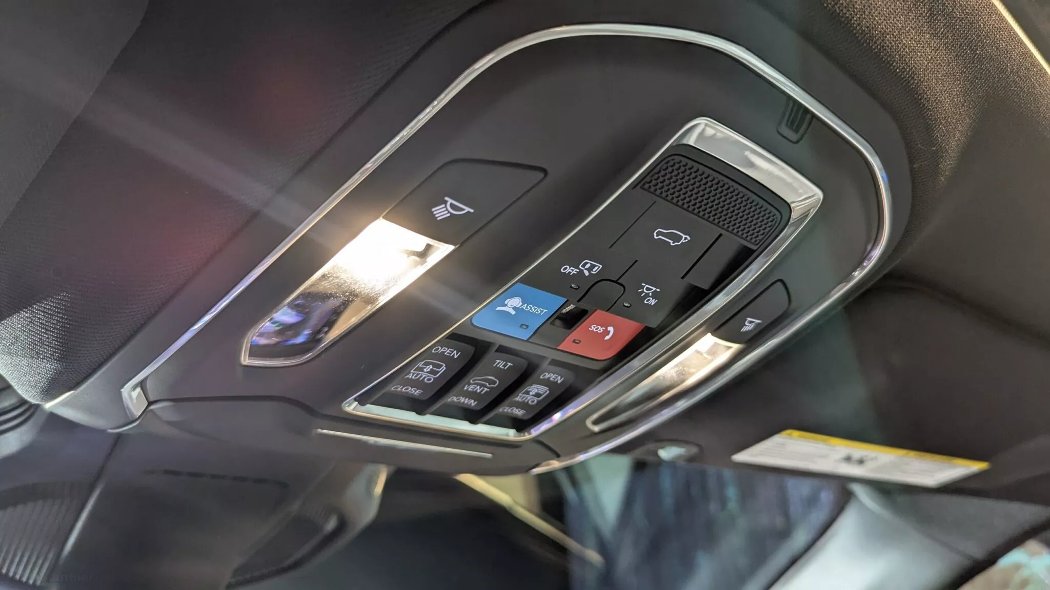 جيب شيروكي 2026 الجديدة كليًا وأهم المواصفات من الخارج والداخل جيب شيروكي 2026 الجديدة كليًا وأهم المواصفات من الخارج والداخل 13