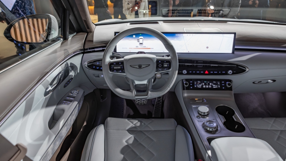 جينيسي-gv70-الكهربائية-15