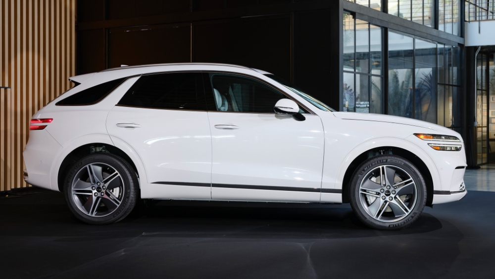 جينيسي-gv70-الكهربائية-23