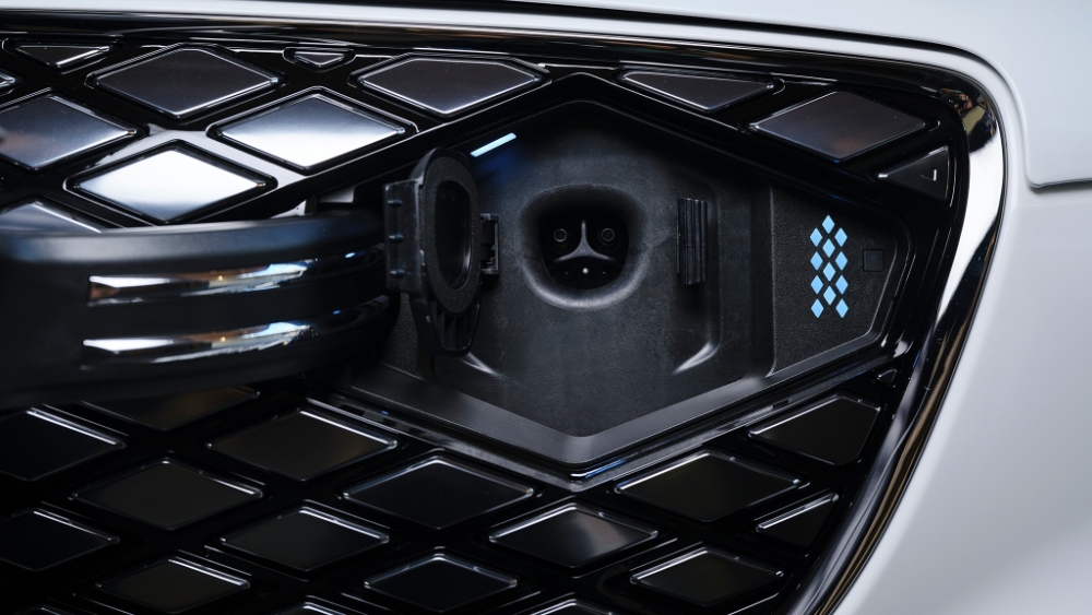 جينيسي-gv70-الكهربائية-25