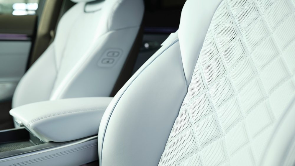 جينيسي-gv70-الكهربائية-29