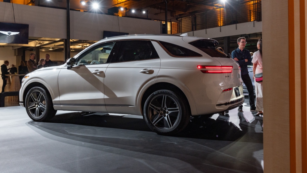 جينيسي-gv70-الكهربائية-3