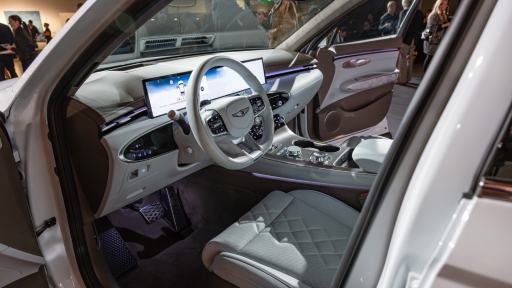 جينيسي-gv70-الكهربائية-30