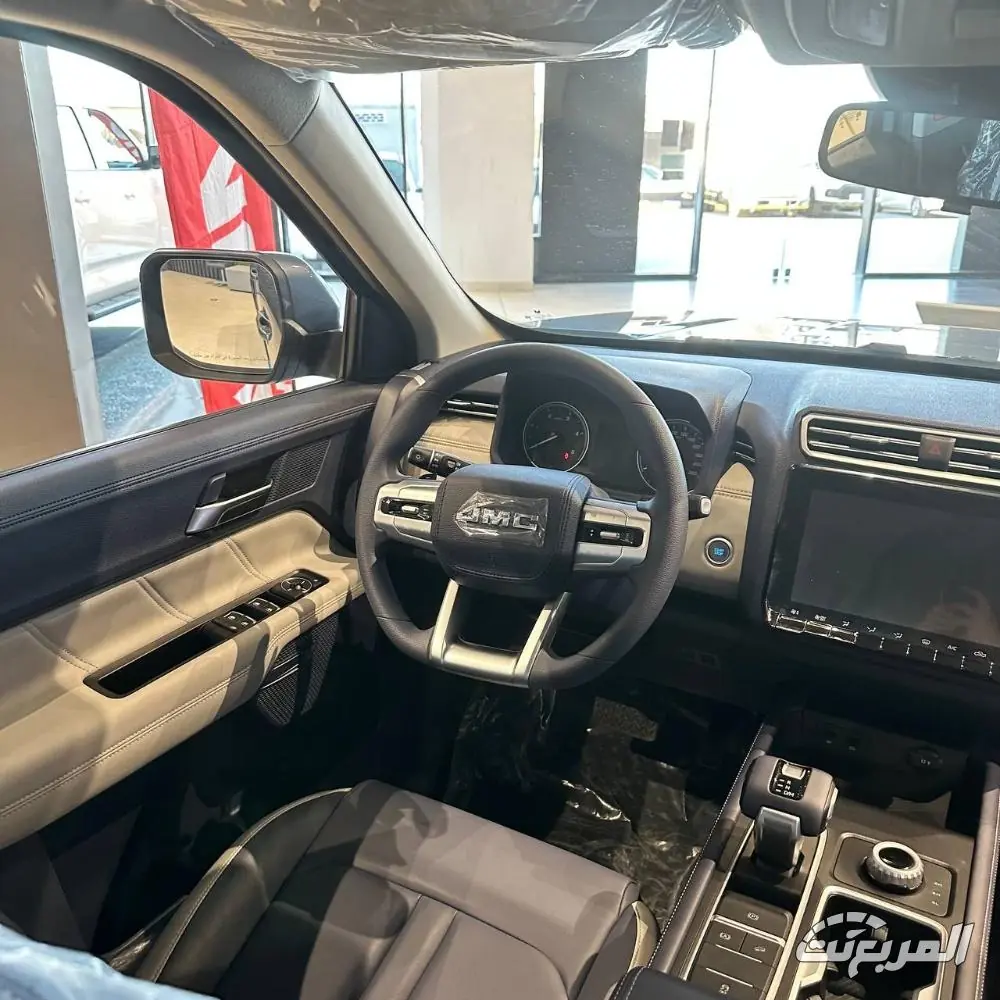 جيه ام سي جراند افينيو 2025 31