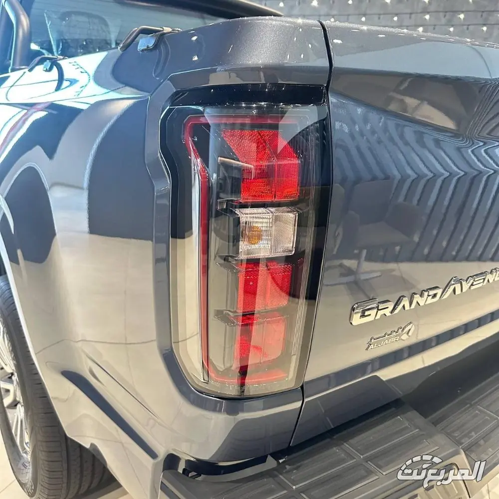 جيه ام سي جراند افينيو 2025 40