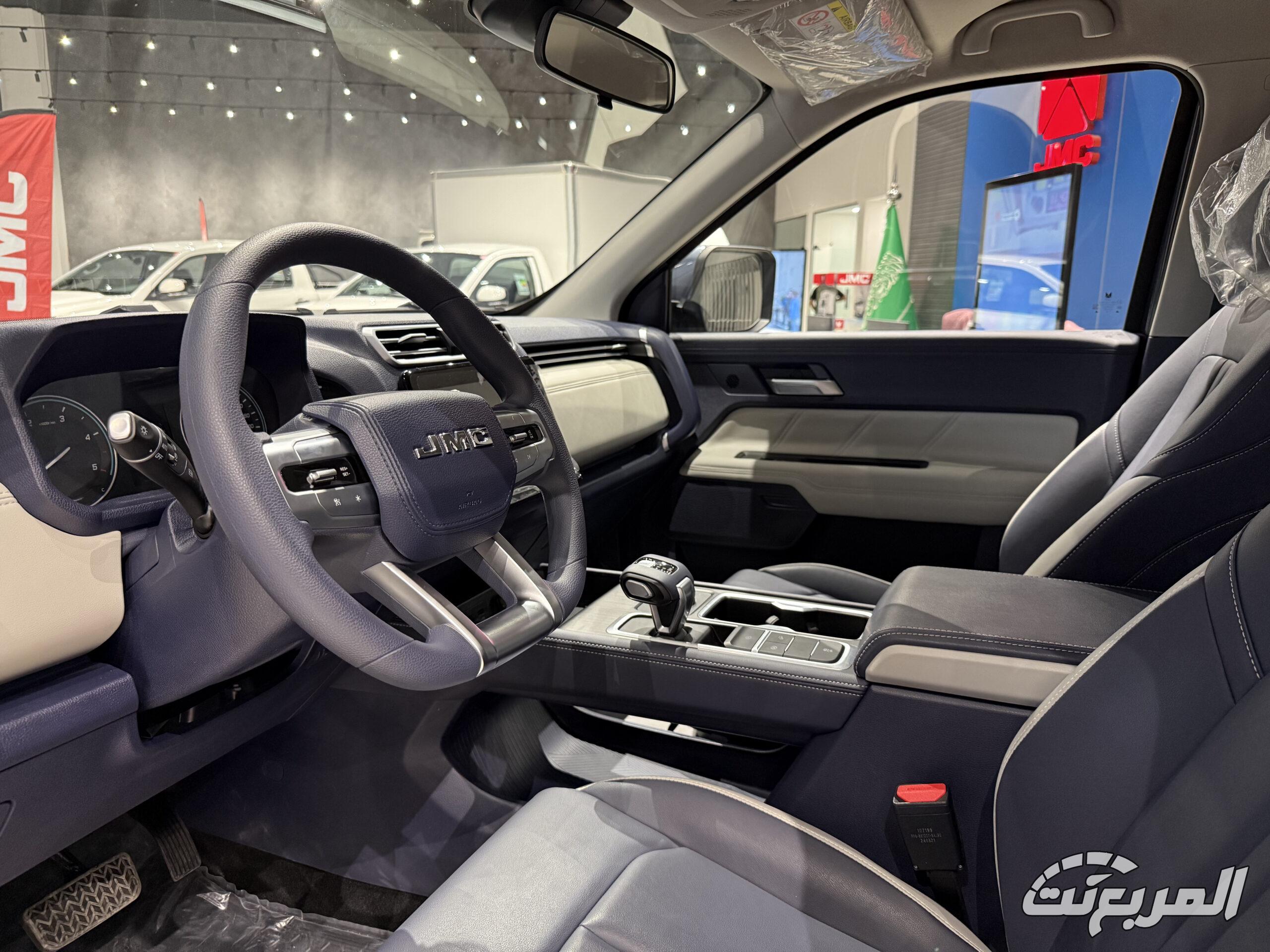 أرخص سيارات جيه ام سي في السعودية 2025: دليلك الشامل لخيارات JMC الاقتصادية مقصورة جيه ام سي جراند افينيو 2025 - 5