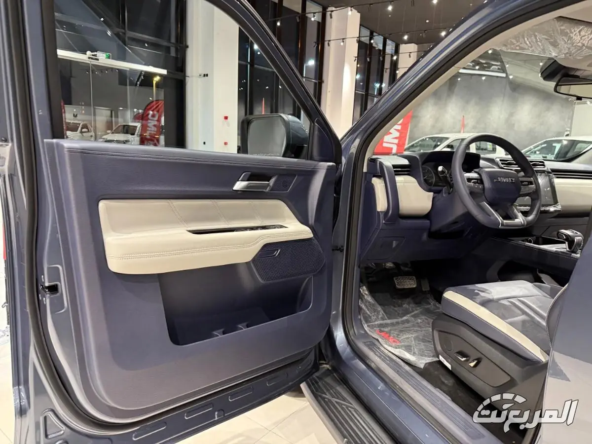 جيه ام سي جراند افينيو 2025 9