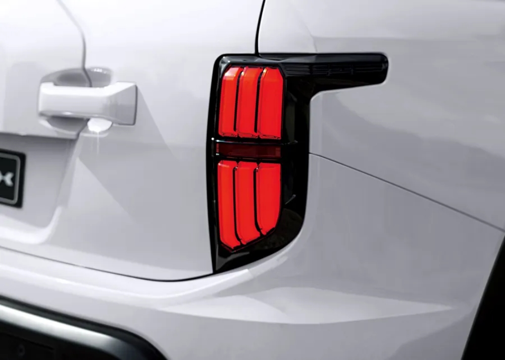 سانج-يونج-توريس-evx-8