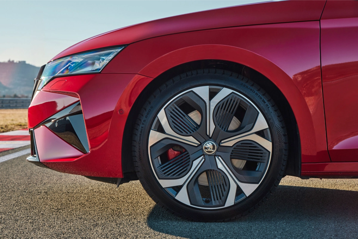 سكودا-اوكتافيا-المربع-نت-12