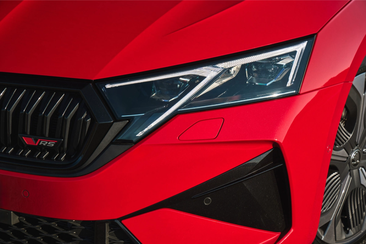 سكودا-اوكتافيا-المربع-نت-13