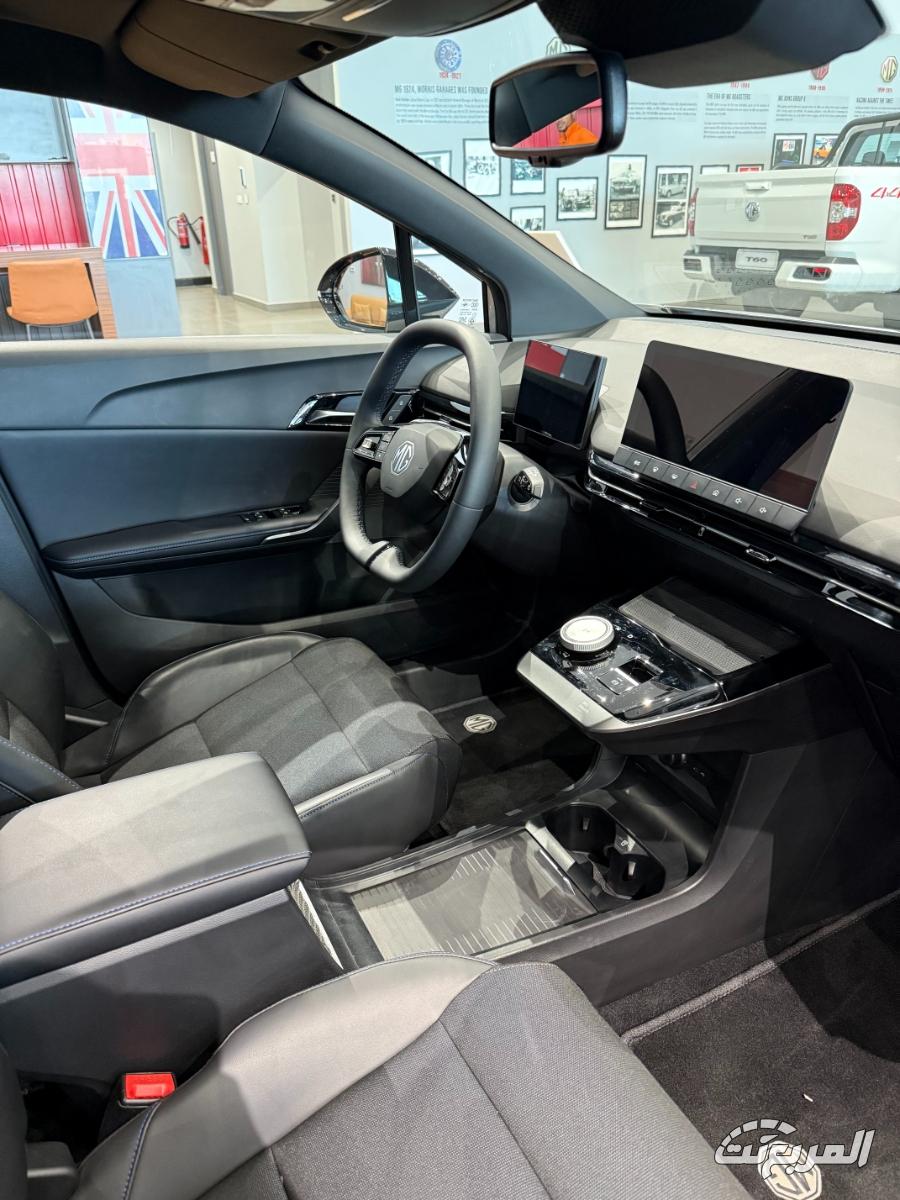 افضل سيارات كهربائية صغيرة للشباب 2025.. تصاميم عصرية وتكلفة اقتصادية سيارات كهربائية صغيرة ام جي EV 4 2025 3