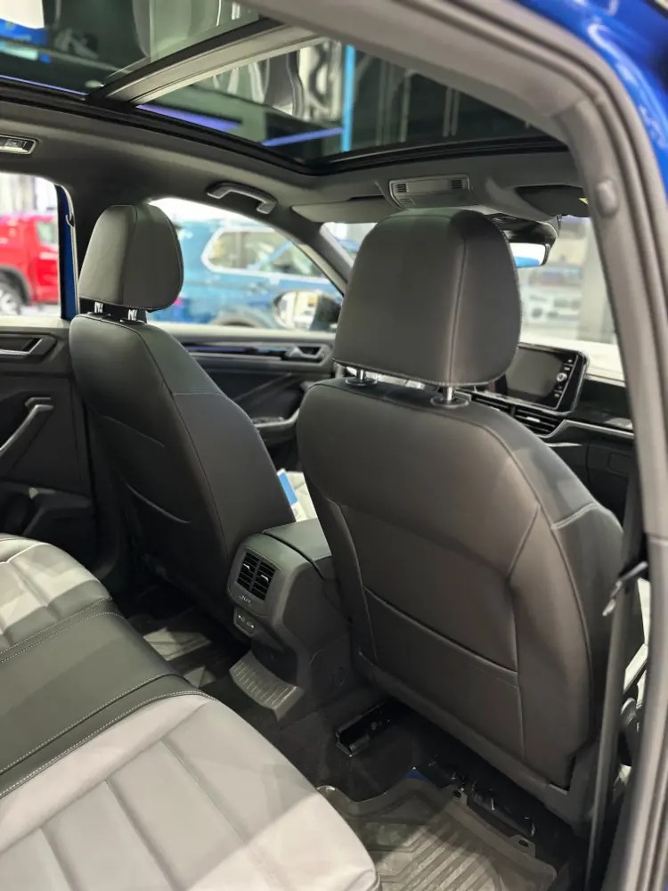 صور فولكس واجن T-Roc 2025 48