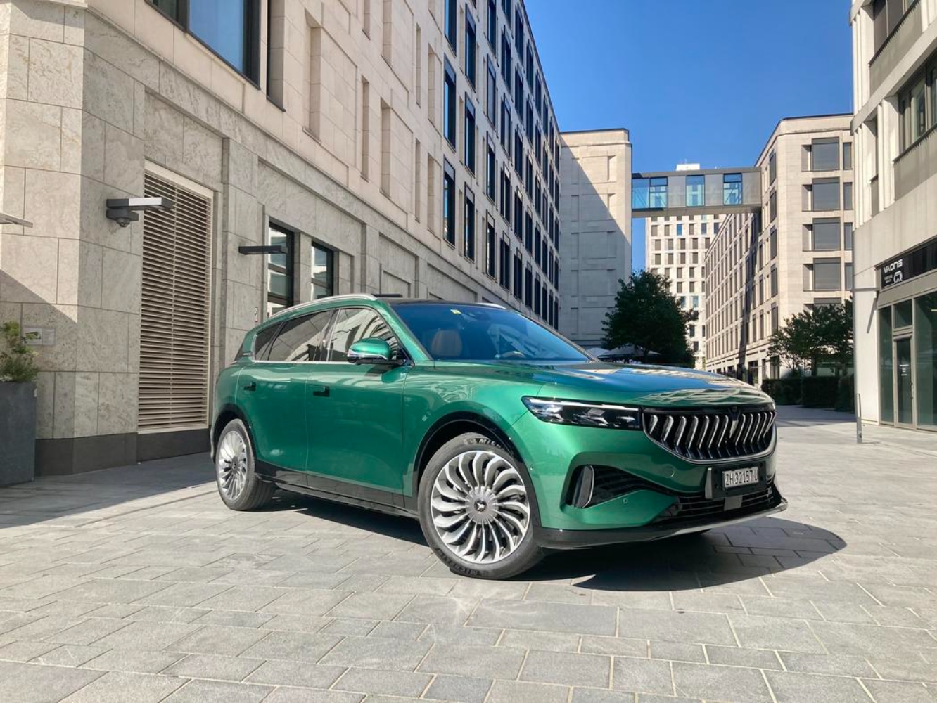 صور فويا فري 2025: استعراض شامل لتصميم وتقنيات الـ SUV الكهربائية صور فويا فري 2025: استعراض شامل لتصميم وتقنيات الـ SUV الكهربائية 8