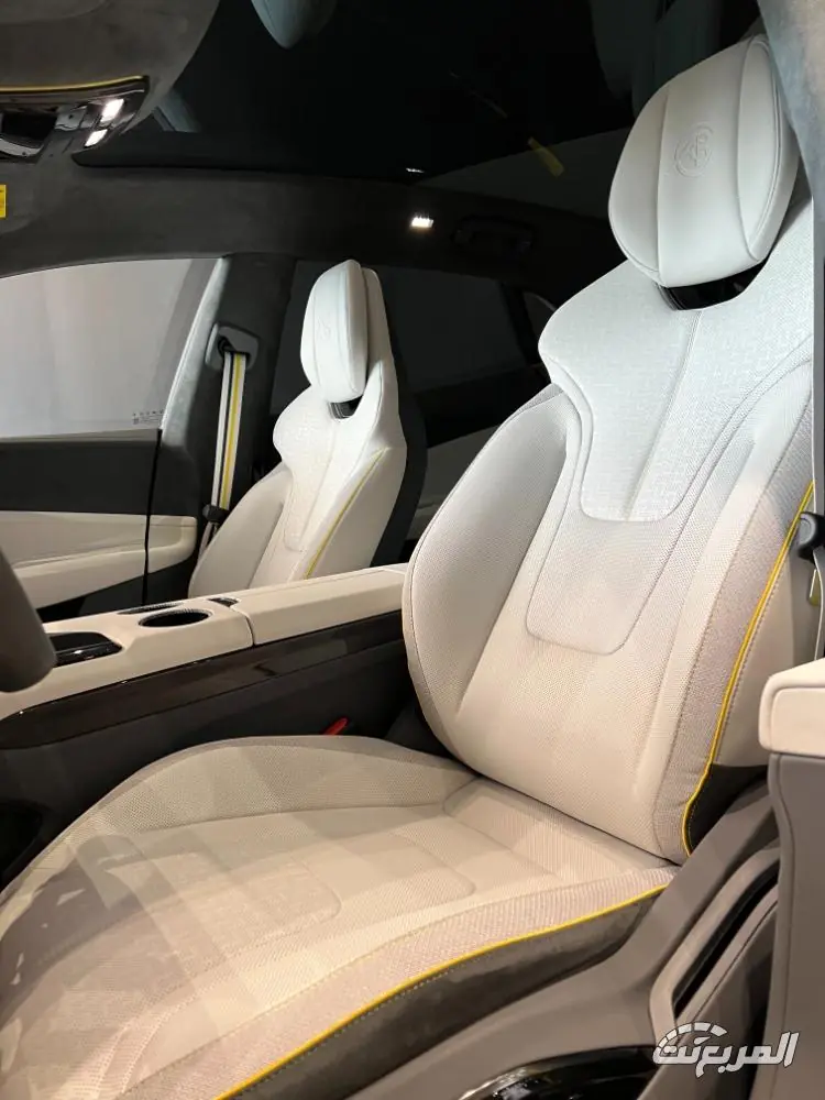 لوتس الكهربائية ايميا 10