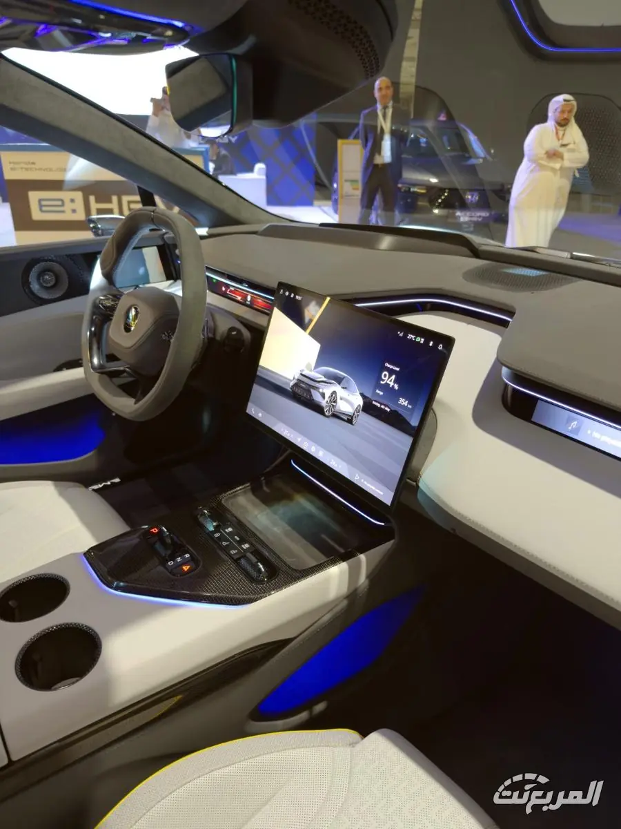 لوتس الكهربائية ايميا 3