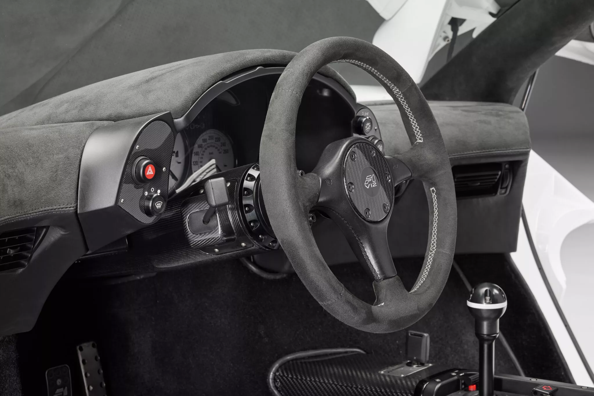 مكلارين F1 من مجموعة سلطان بروناي ستُعرض للبيع في مزاد بسعر تاريخي مكلارين F1 من مجموعة سلطان بروناي ستُعرض للبيع في مزاد بسعر تاريخي 2