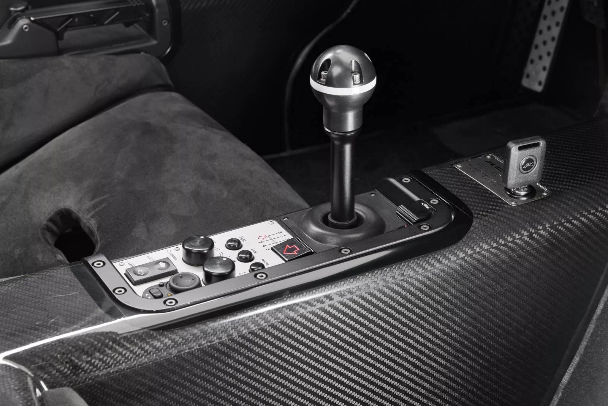 مكلارين F1 من مجموعة سلطان بروناي ستُعرض للبيع في مزاد بسعر تاريخي مكلارين F1 من مجموعة سلطان بروناي ستُعرض للبيع في مزاد بسعر تاريخي 3