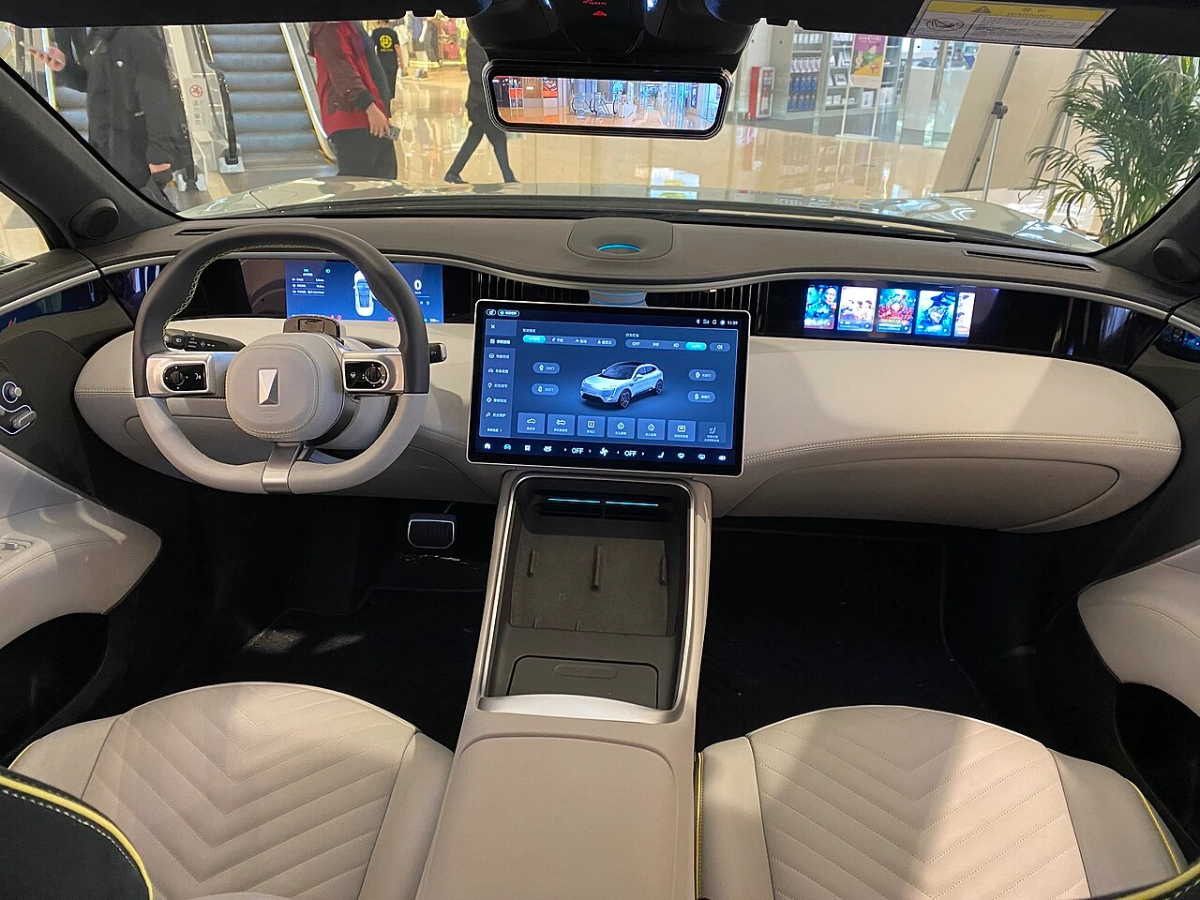 2022_avatr_11_interior