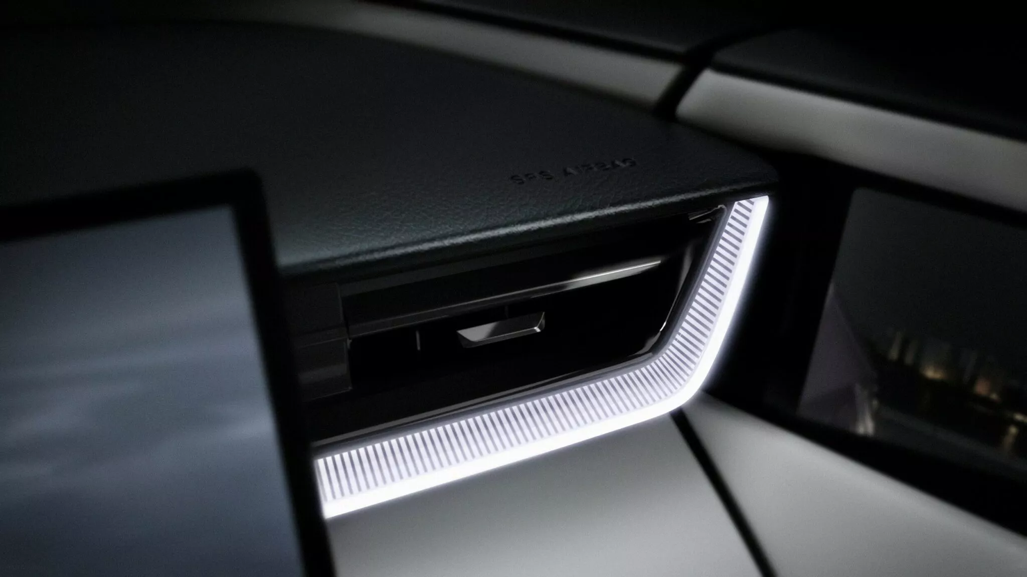 مازدا تطرح الـ SUV الجديدة EZ-60 بسعر مفاجئ 18