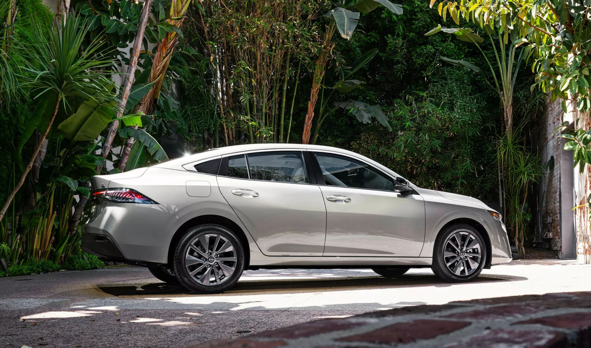 نيسان سنترا 2026 الجيل الجديد ينطلق رسمياً بتحديثات جمالية واسعة 5