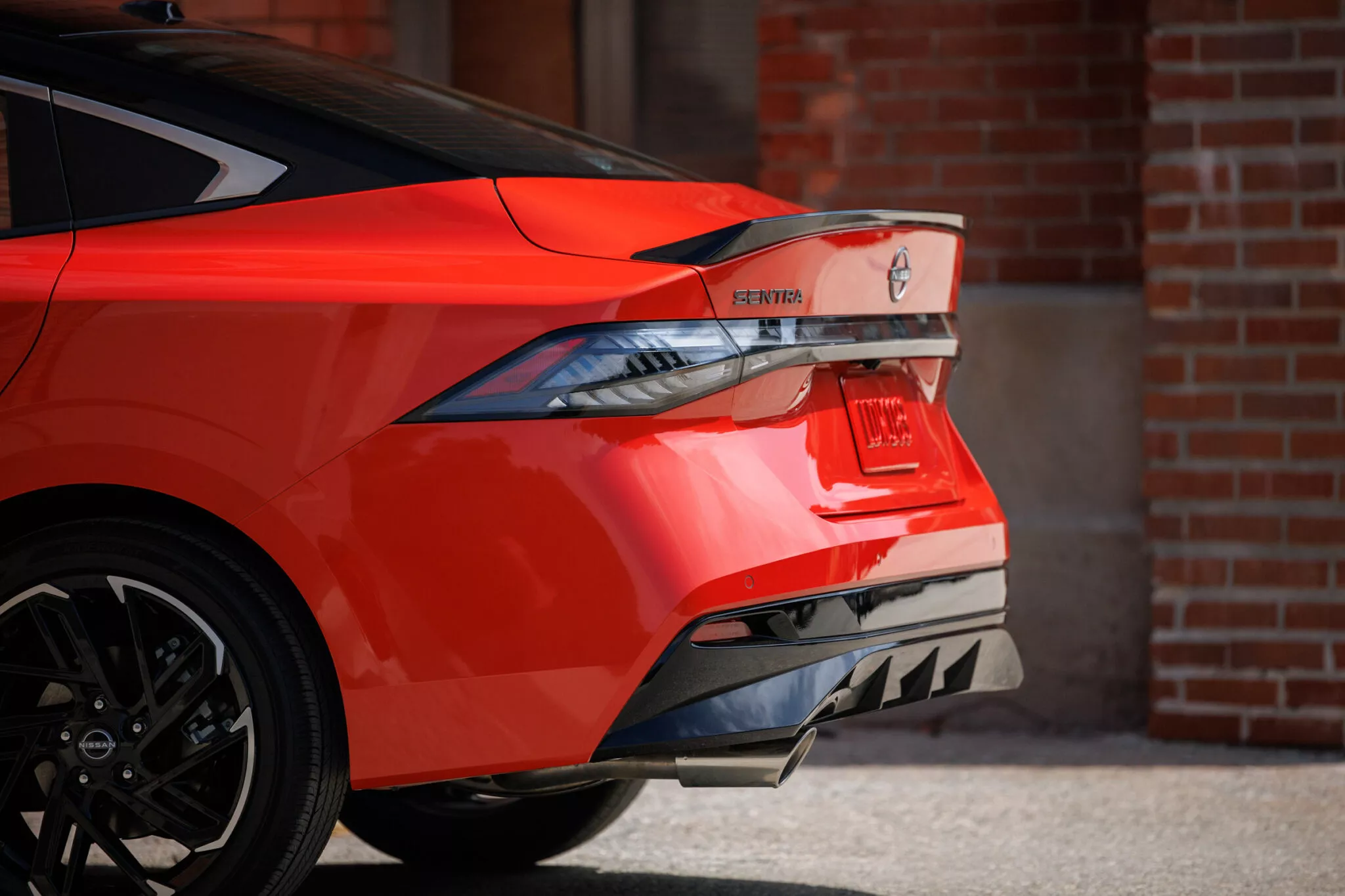 نيسان سنترا 2026 الجيل الجديد ينطلق رسمياً بتحديثات جمالية واسعة 13