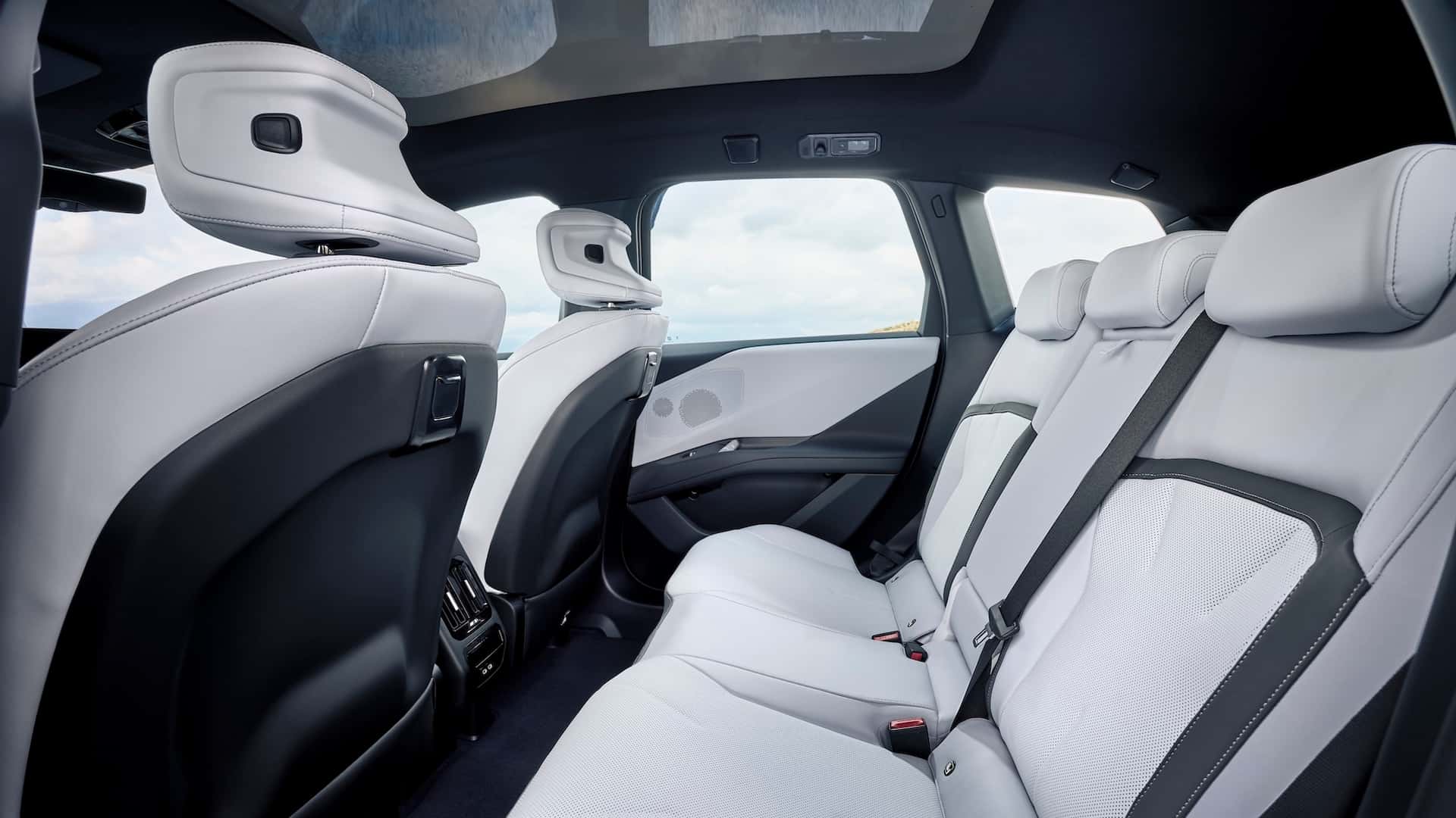 بي إم دبليو تكشف عن iX3 2026 الجديدة كليًا: بداية عصر كهربائي جديد 5