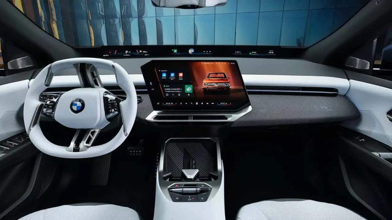 مرسيدس تهاجم شاشات بي إم دبليو واودي: حرب التصاميم تشتعل بين الألمان مرسيدس تهاجم شاشات بي إم دبليو واودي: حرب التصاميم تشتعل بين الألمان 3