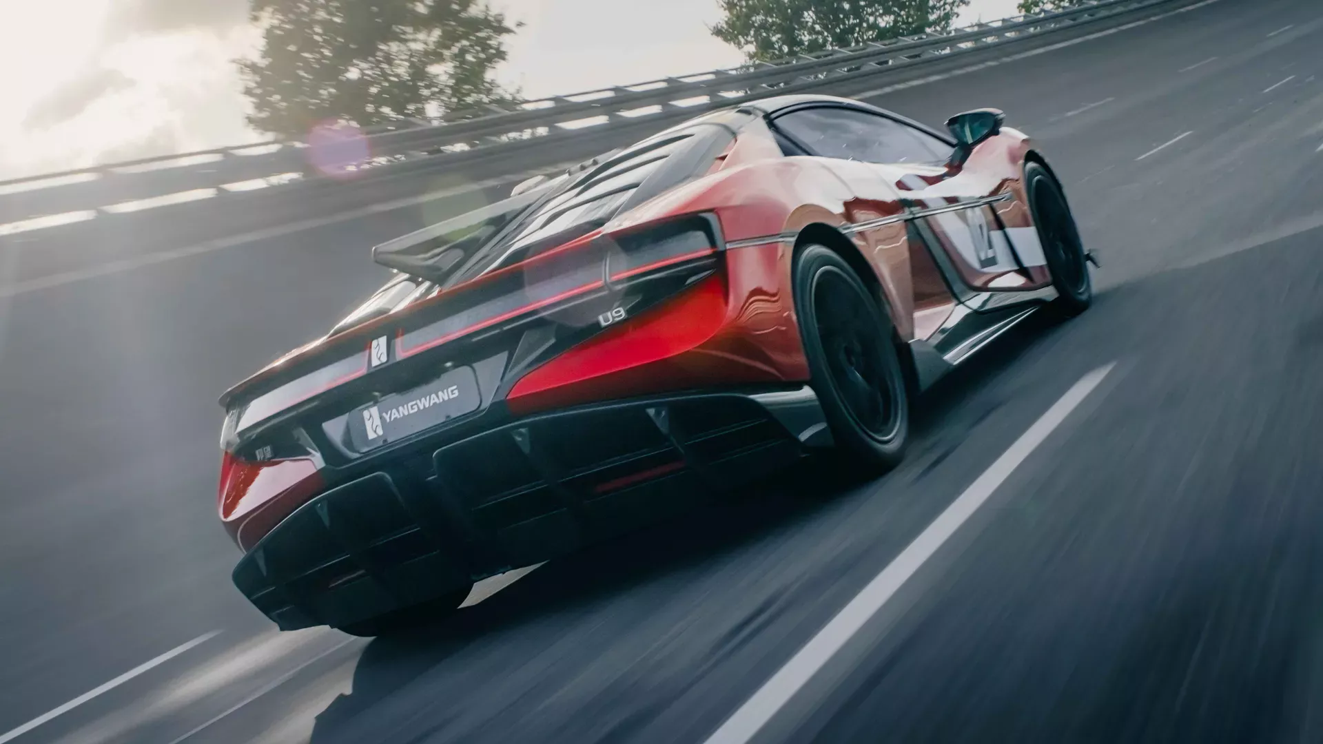 بي واي دي U9 هي السيارة الأسرع في العالم بعد كسر رقم بوجاتي بي واي دي U9 هي السيارة الأسرع في العالم بعد كسر رقم بوجاتي 3