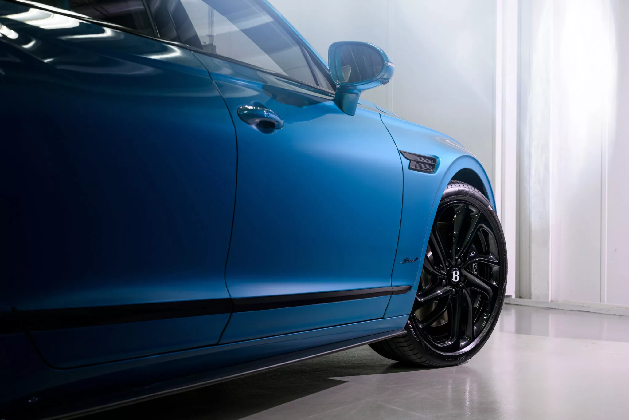 بنتلي فلاينج سبير تحصل على أغلى طلاء في تاريخ العلامة بنتلي فلاينج سبير تحصل على أغلى طلاء في تاريخ العلامة 4