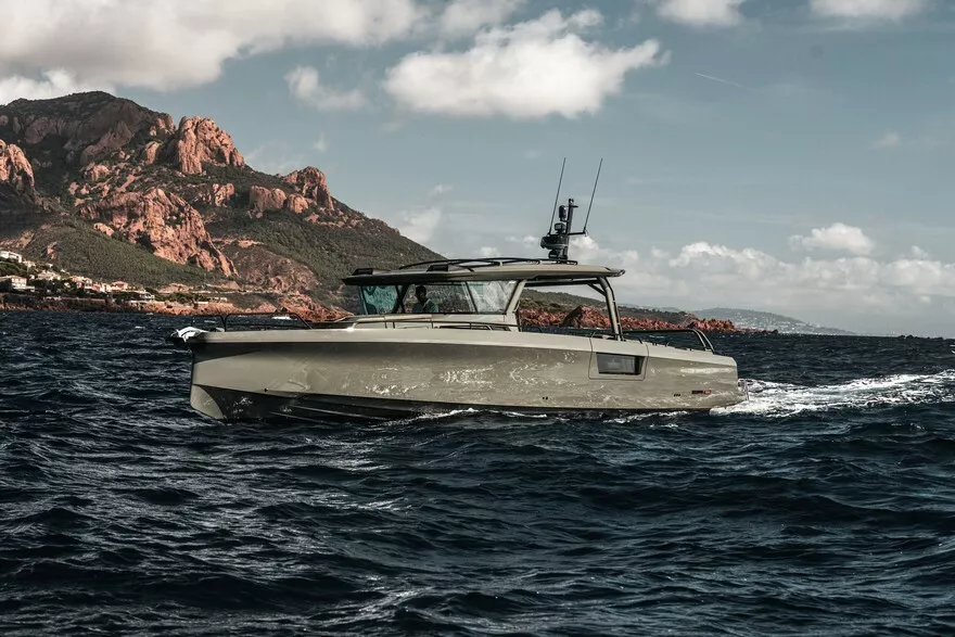 برابوس تكشف عن يخت "شادو 1500" الفاخر بثلاثة محركات V8! 4