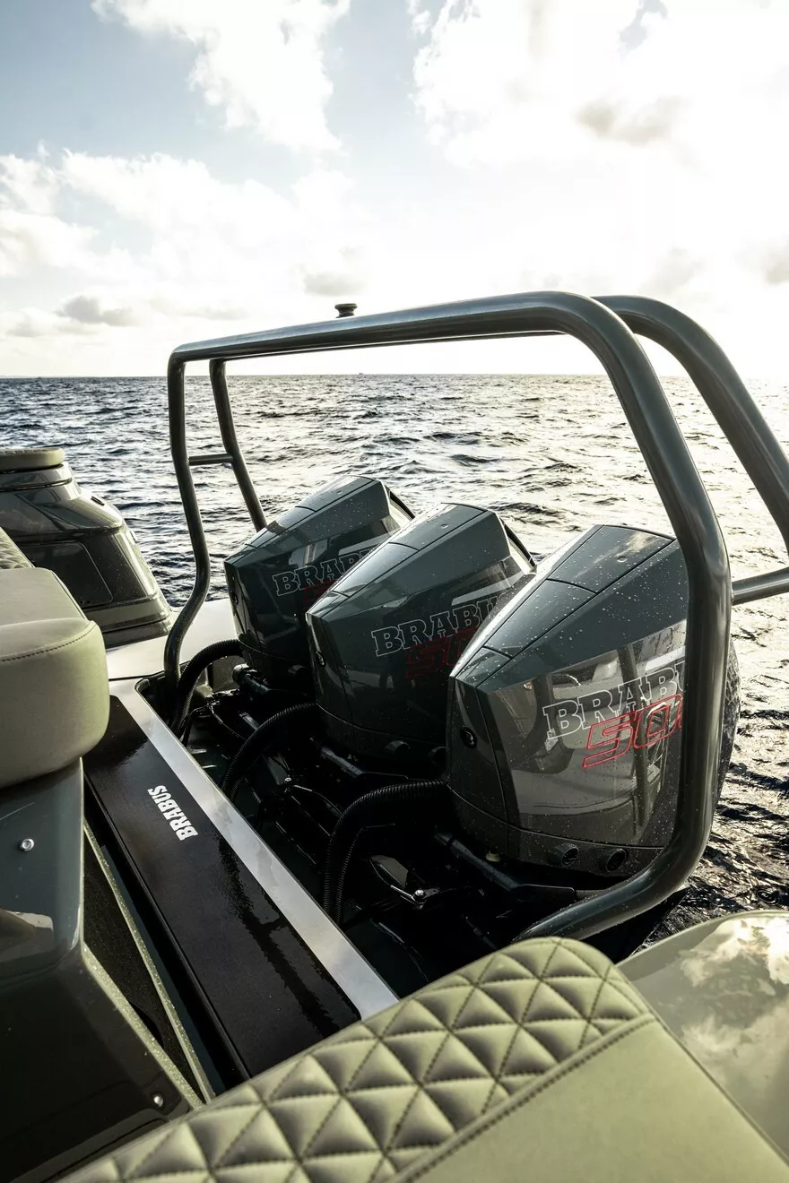 برابوس تكشف عن يخت "شادو 1500" الفاخر بثلاثة محركات V8! 6