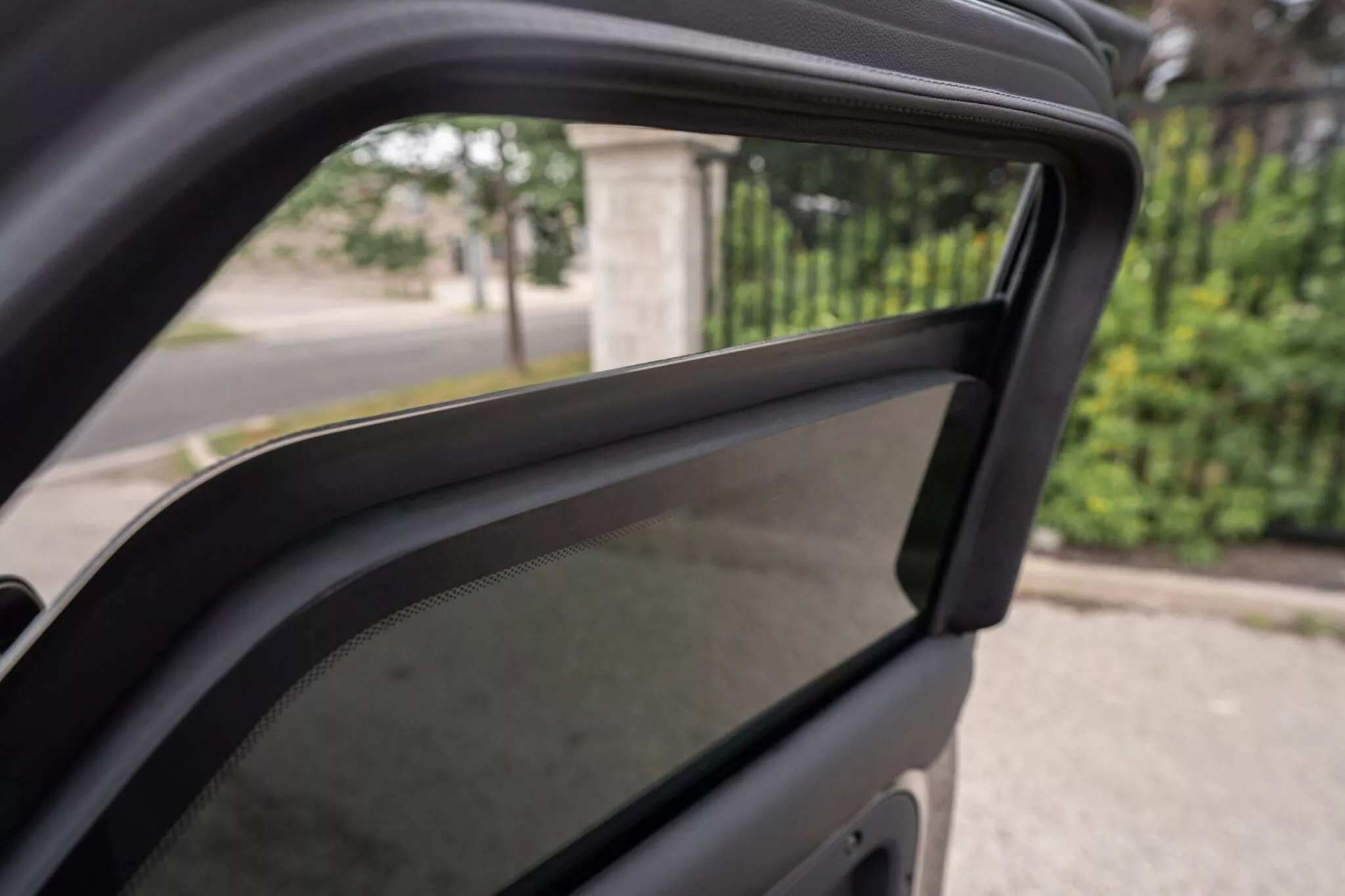 لاندروفر ديفندر تحصل على أقوى نسخة مدرعة لها على الإطلاق لاندروفر ديفندر تحصل على أقوى نسخة مدرعة لها على الإطلاق 9