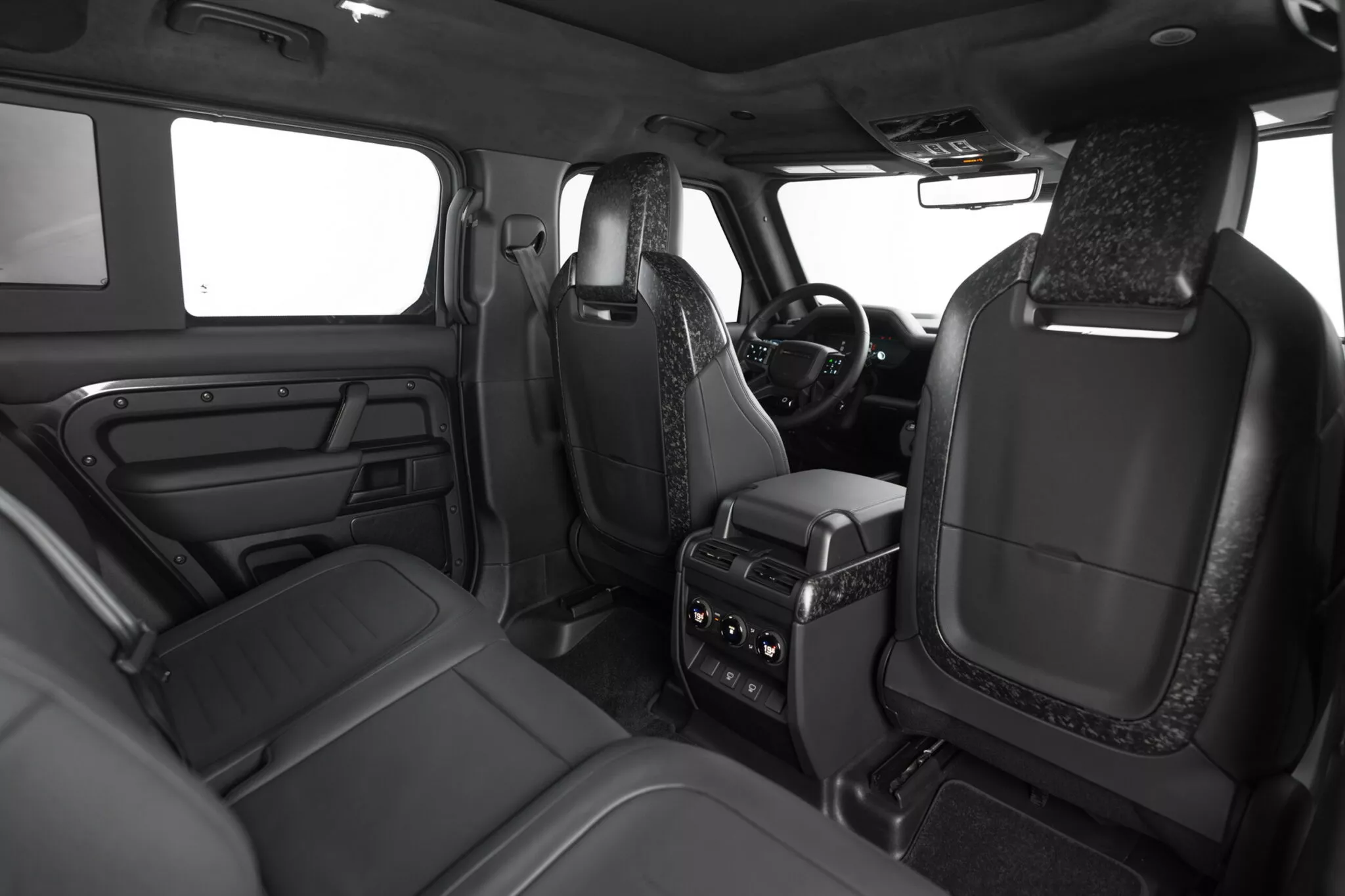 لاندروفر ديفندر تحصل على أقوى نسخة مدرعة لها على الإطلاق لاندروفر ديفندر تحصل على أقوى نسخة مدرعة لها على الإطلاق 17