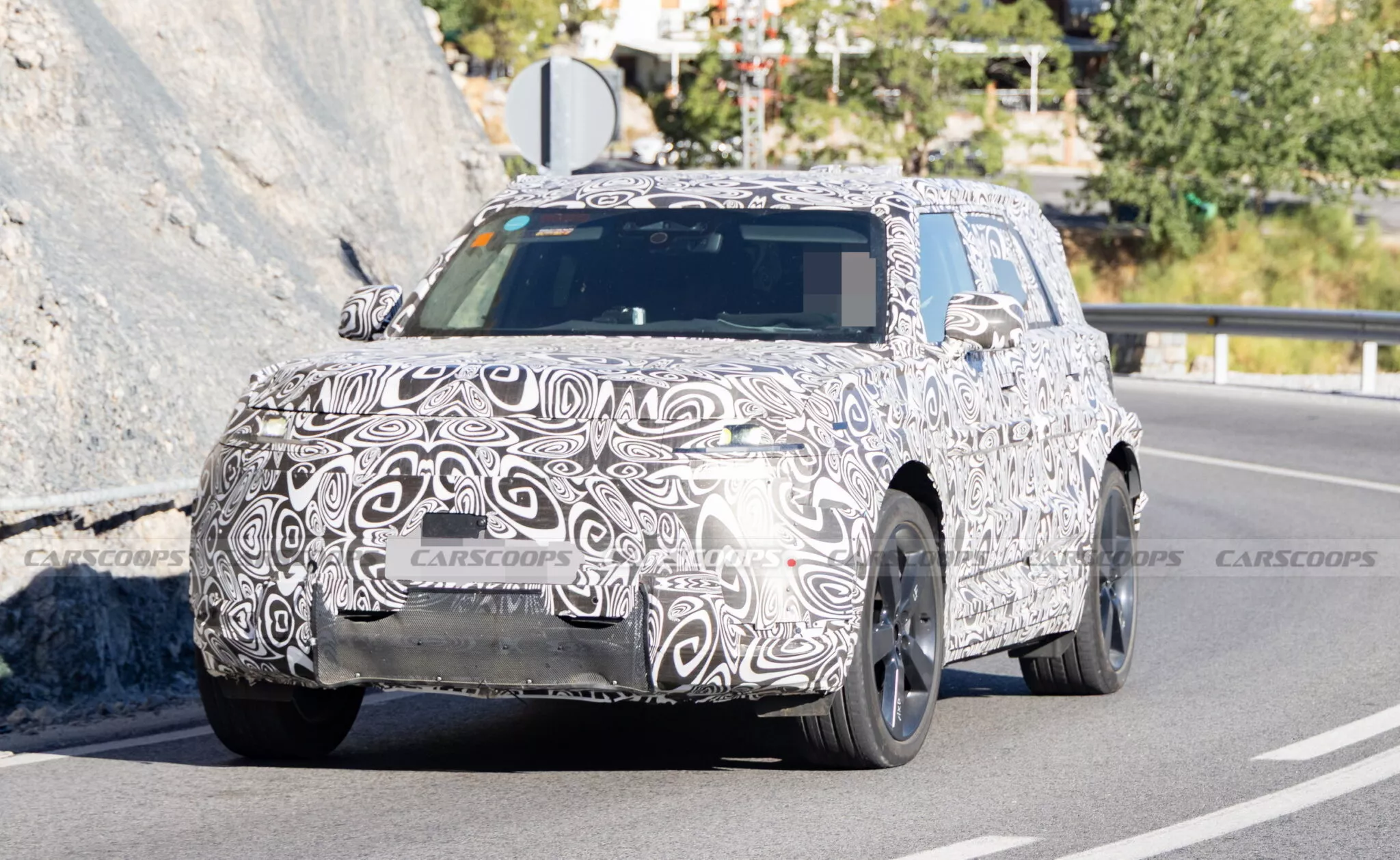 لاندروفر تطور أصغر نسخة لديفندر حتى الآن لمنافسة جي كلاس المصغرة القادمة 1