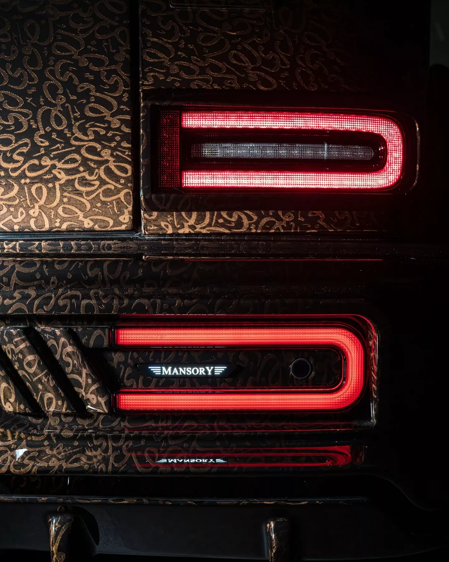 مرسيدس جي كلاس تحصل على إصدار حصري للشرق الأوسط من مانسوري 20