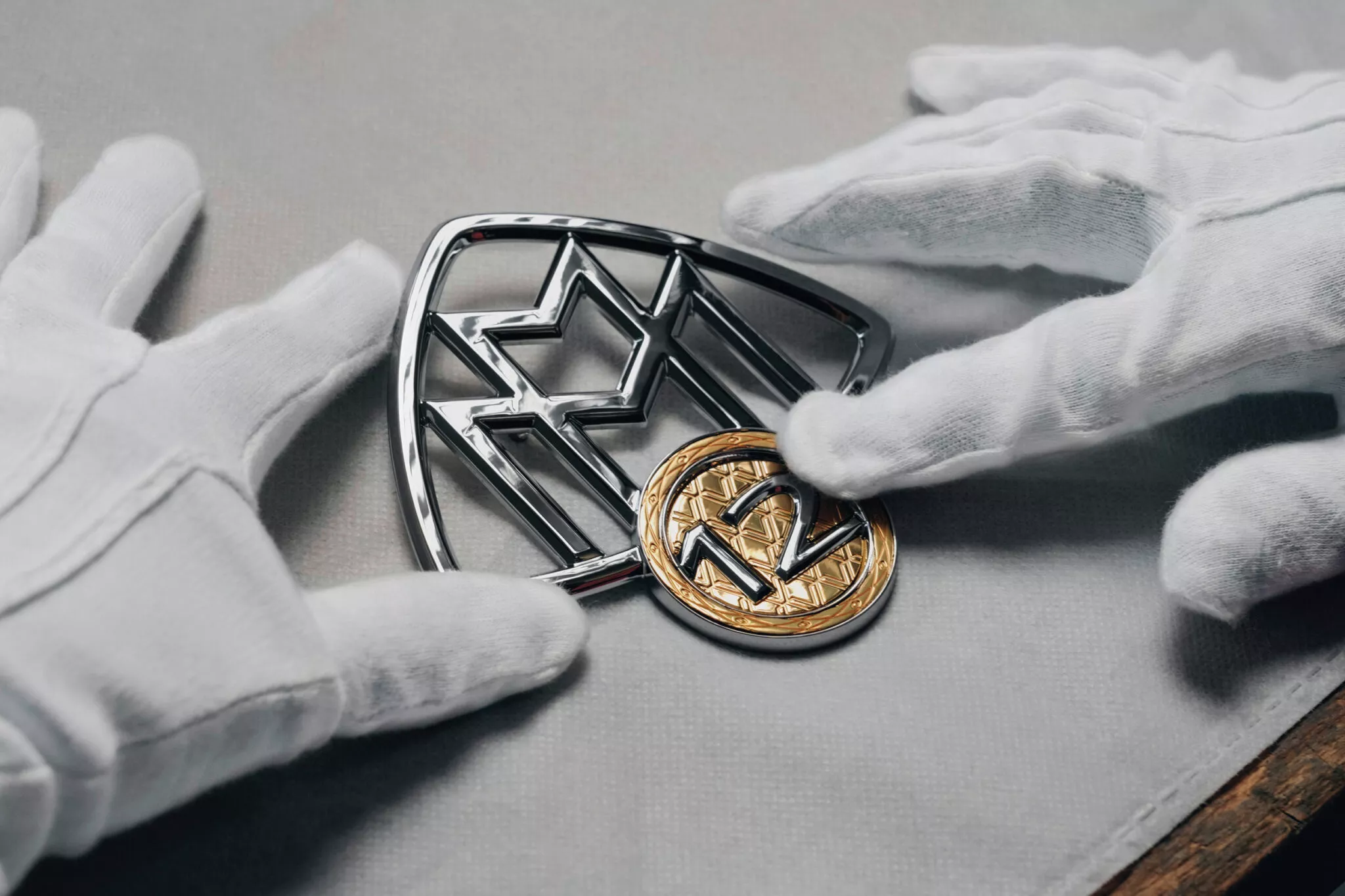 مرسيدس مايباخ إس كلاس تحصل على إصدار V12 حصري للاحتفال بالمحرك الأيقوني مرسيدس مايباخ إس كلاس تحصل على إصدار V12 حصري للاحتفال بالمحرك الأيقوني 15