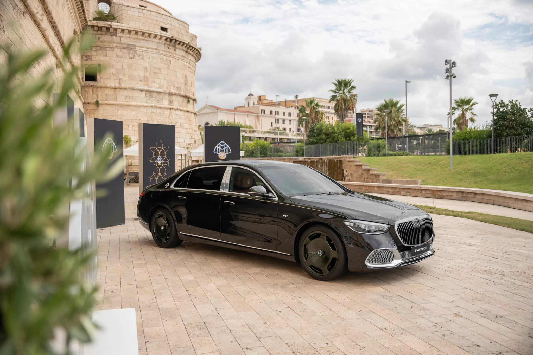 مرسيدس مايباخ إس كلاس تحصل على إصدار V12 حصري للاحتفال بالمحرك الأيقوني مرسيدس مايباخ إس كلاس تحصل على إصدار V12 حصري للاحتفال بالمحرك الأيقوني 23