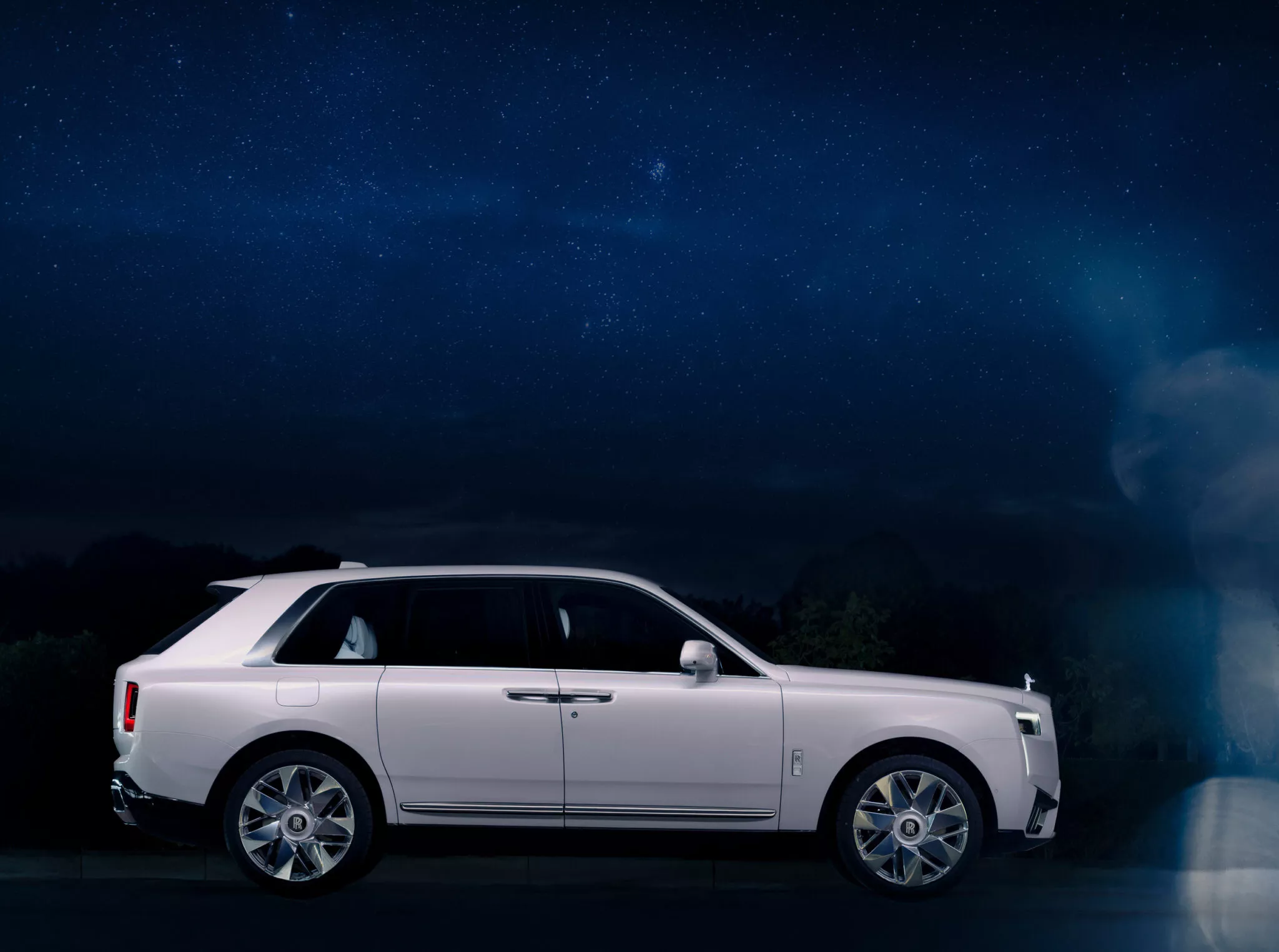 رولزرويس كولينان تحصل على إصدار "كوزموس" الكوني بأفخم داخلية من العلامة رولزرويس كولينان تحصل على إصدار "كوزموس" الكوني بأفخم داخلية من العلامة 9