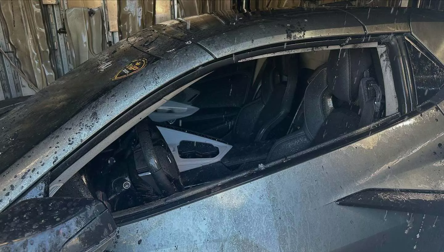 حريق يلتهم خمس سيارات خارقة في أمريكا 3