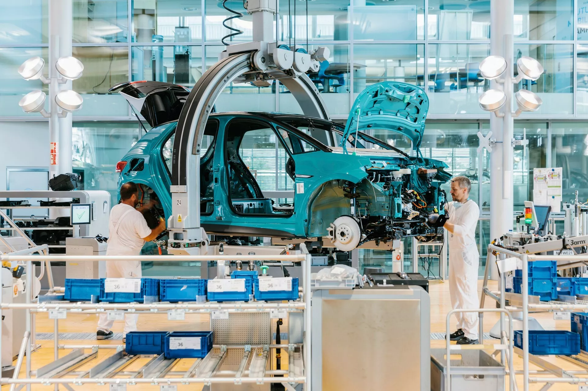 صناعة السيارات الألمانية تخسر أكبر عدد من العمال في تاريخها  1