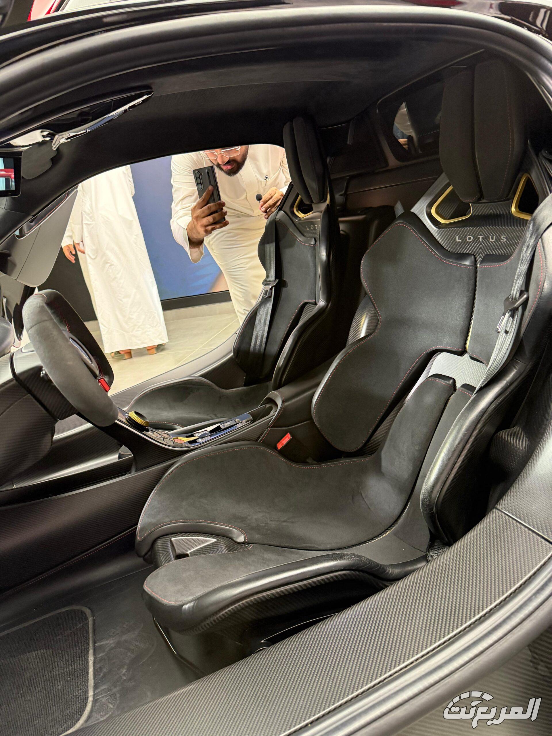 مواصفات وأسعار لوتس إيفايا 2026 الجديدة أقوى سيارة إنتاجية للعلامة حتى الآن (صور حية) مواصفات وأسعار لوتس إيفايا 2026 الجديدة أقوى سيارة إنتاجية للعلامة حتى الآن (صور حية) 9