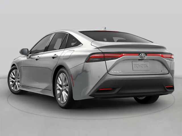 تويوتا تدافع عن السيارات الهيدروجينية وتنتقد الديزل 2