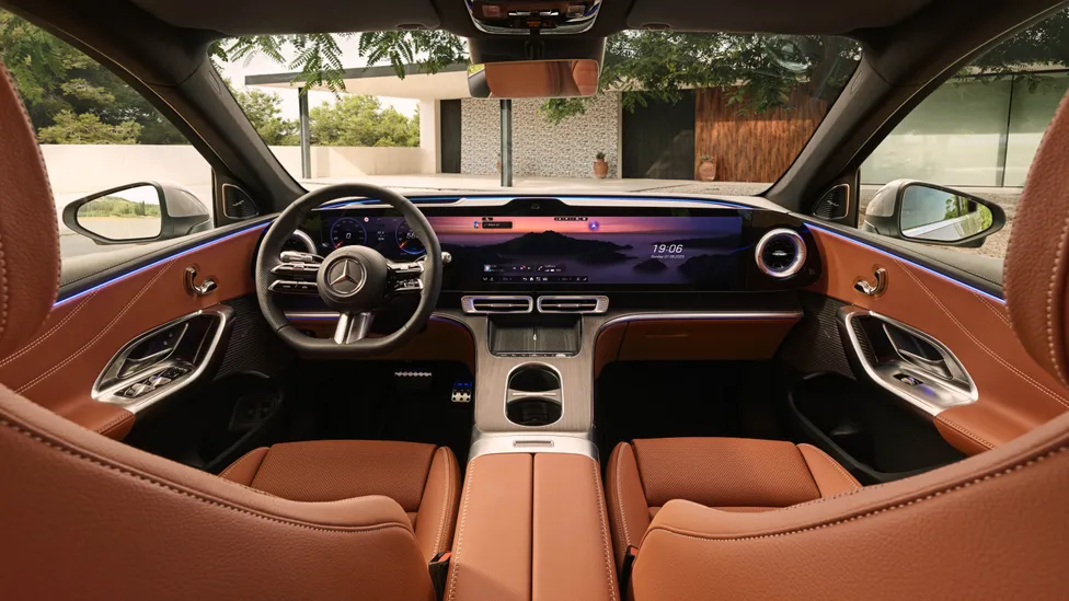 مرسيدس GLC الجديدة كليًا تظهر بواجهة مضيئة وشاشة داخلية هائلة 6