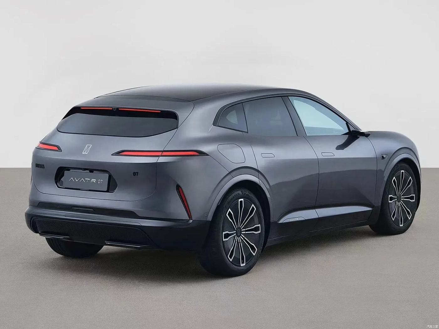 افاتار 07 2025 الكهربائية الفاخرة تجذب الأنظار بأداء جبار وتقنيات هواوي الذكية افاتار 07 2025 4